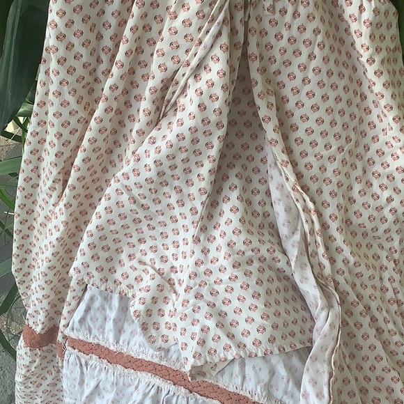 ❤️Jumpsuit with long, dressy sides❤️ - Picture 4 of 5